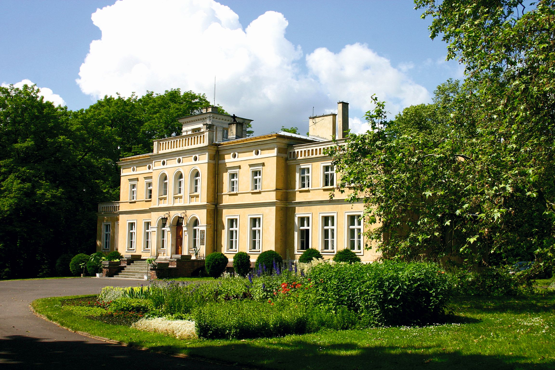 Muzeum Przyrodniczo-Łowieckie w Uzarzewie - Więcej